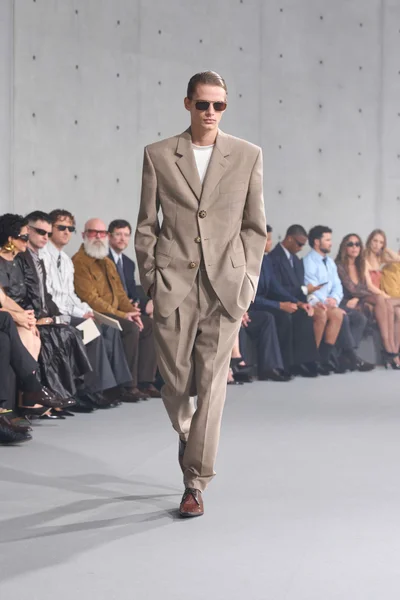 Look 38